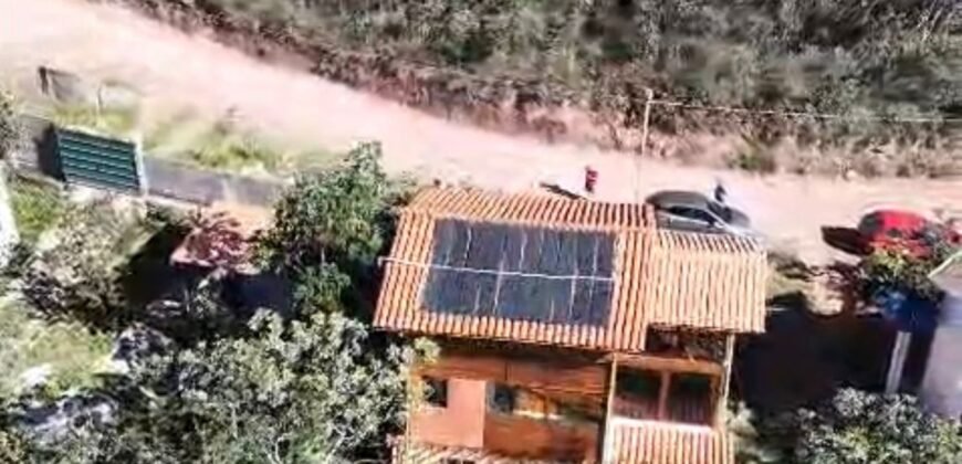 Vende-se Linda Casa com Maravilhosa Vista em Alto Paraíso de Goiás