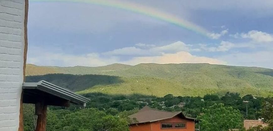 Vende-se Linda Casa com Maravilhosa Vista em Alto Paraíso de Goiás