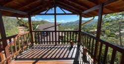 Vende-se Linda Casa com Maravilhosa Vista em Alto Paraíso de Goiás Vende-se Linda Casa com Maravilhosa Vista em Alto Paraíso de Goiás