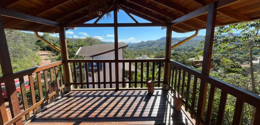 Vende-se Linda Casa com Maravilhosa Vista em Alto Paraíso de Goiás