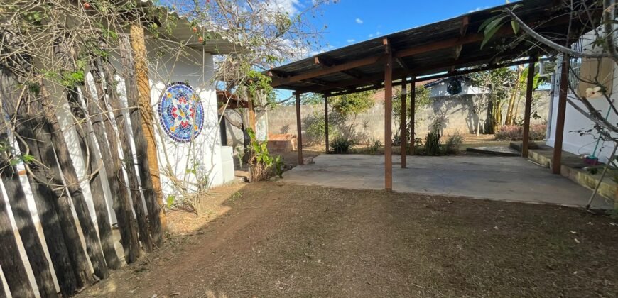 Aluga-se Casa com 2 quartos – Alto Paraíso de Goiás