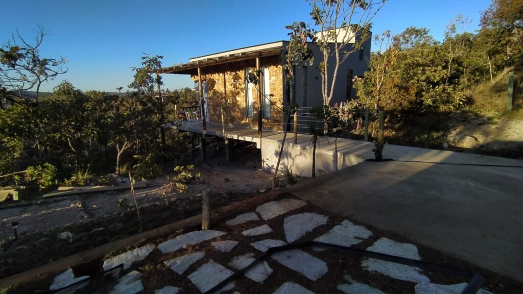 🌿 Vende-se Casa com Vista Permanente + Terreno de 1.005m² no Eldorado 2