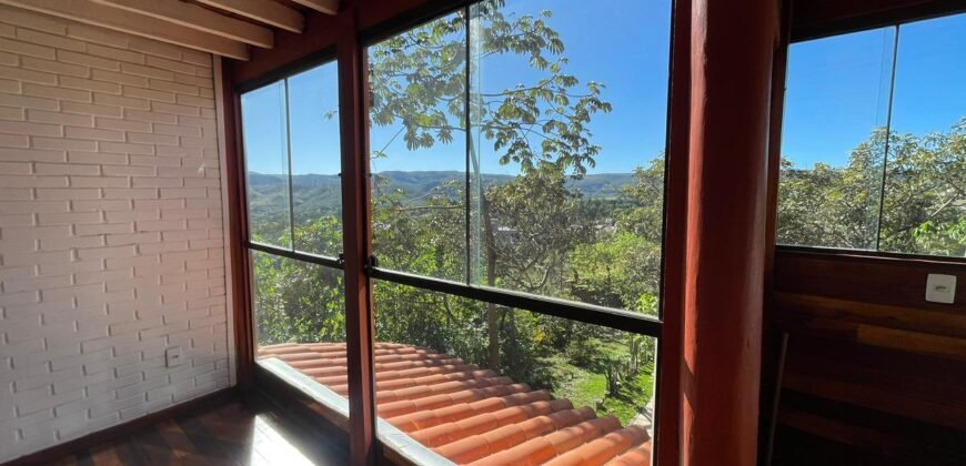 Vende-se Linda Casa com Maravilhosa Vista em Alto Paraíso de Goiás