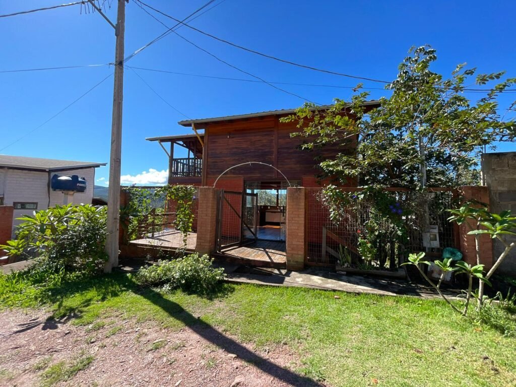 Vende-se Linda Casa com Maravilhosa Vista em Alto Paraíso de Goiás