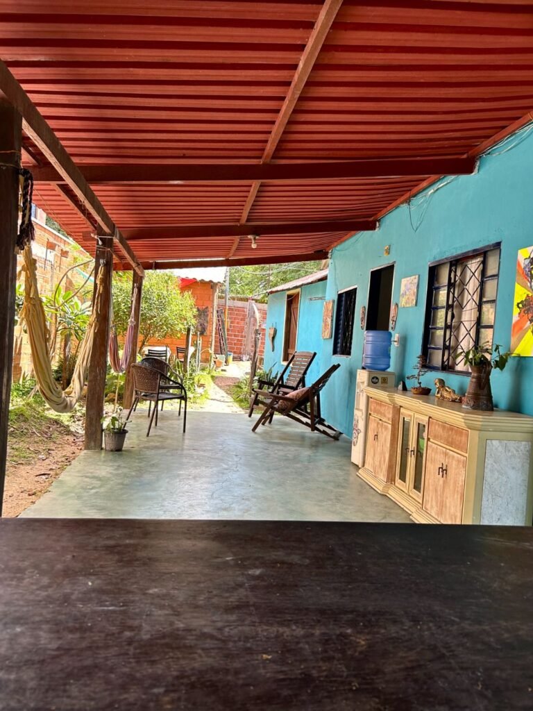 Aluga- se Casa + Ponto Comercial – Vila de São Jorge –  Chapada dos Veadeiros