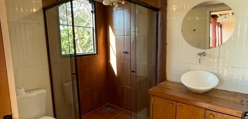 Vende-se Linda Casa com Maravilhosa Vista em Alto Paraíso de Goiás