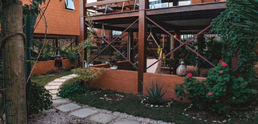 Vende-se Casa + 3 Chalés Encantador, em Alto Paraíso de Goiás