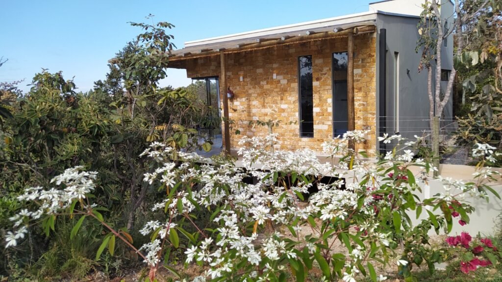 🌿 Vende-se Casa com Vista Permanente + Terreno de 1.005m² no Eldorado 2