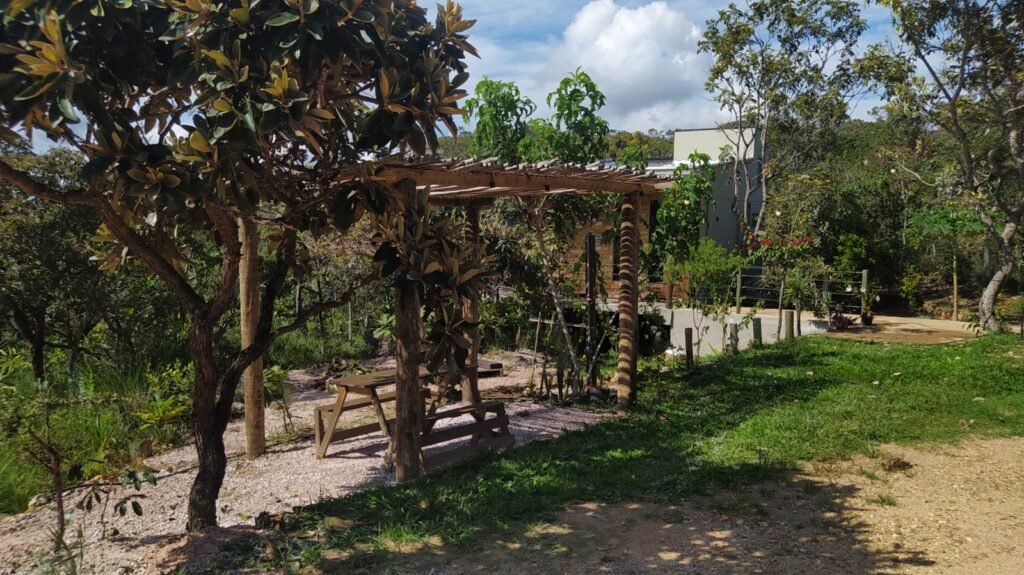 🌿 Vende-se Casa com Vista Permanente + Terreno de 1.005m² no Eldorado 2