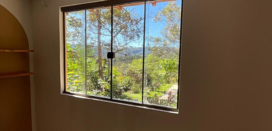 Vende-se Linda Casa com Maravilhosa Vista em Alto Paraíso de Goiás