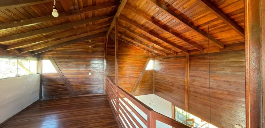 Linda Casa com Maravilhosa Vista em Alto Paraíso de Goiás