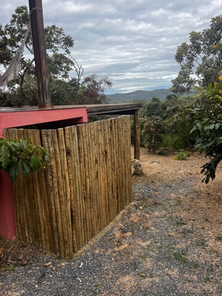 Chale + Lote 1.049m2 – Vista Permanete -Eldorado – Alto Paraíso de Goiás