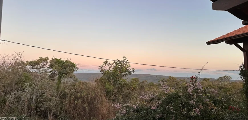 Vende-se Casa + 3 Chalés Encantador, em Alto Paraíso de Goiás