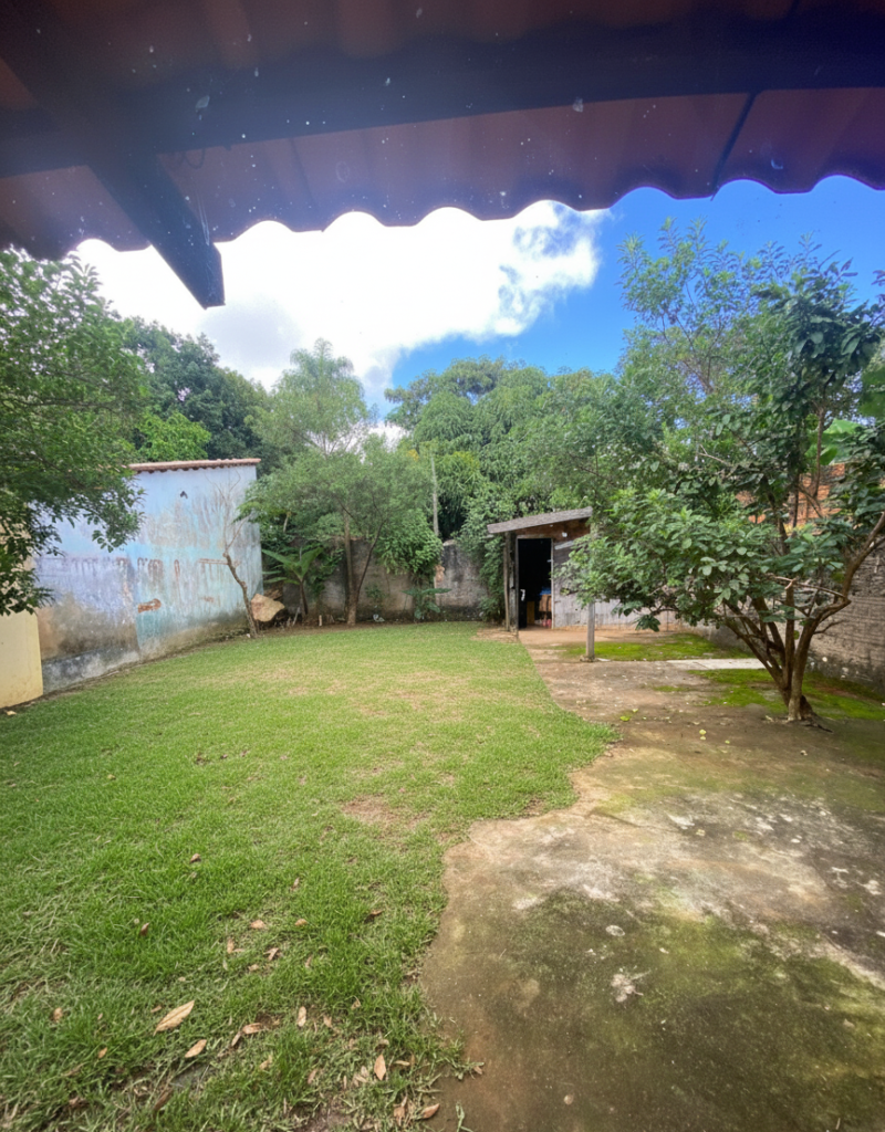 Casa ampla com 4 quartos, 2 suítes e vista privilegiada em Alto Paraíso de Goiás.