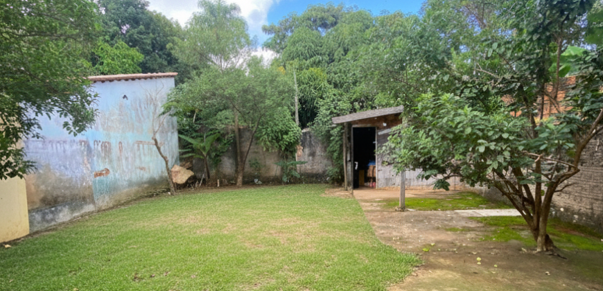 Casa ampla com 4 quartos, 2 suítes e vista privilegiada em Alto Paraíso de Goiás.