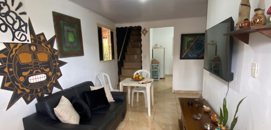 Casa ampla com 4 quartos, 2 suítes e vista privilegiada em Alto Paraíso de Goiás.