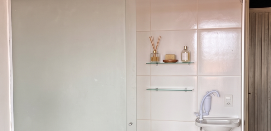 Casa ampla com 4 quartos, 2 suítes e vista privilegiada em Alto Paraíso de Goiás.