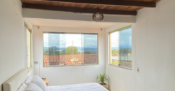 Casa ampla com 4 quartos, 2 suítes e vista privilegiada em Alto Paraíso de Goiás. Casa ampla com 4 quartos, 2 suítes e vista privilegiada em Alto Paraíso de Goiás.