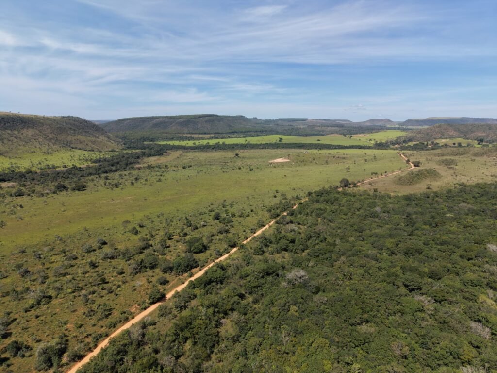Fazenda 695ha – Nascente – Cachoeira – aprox. 23 km de Alto Paraíso de Goiás, 100% Documentada