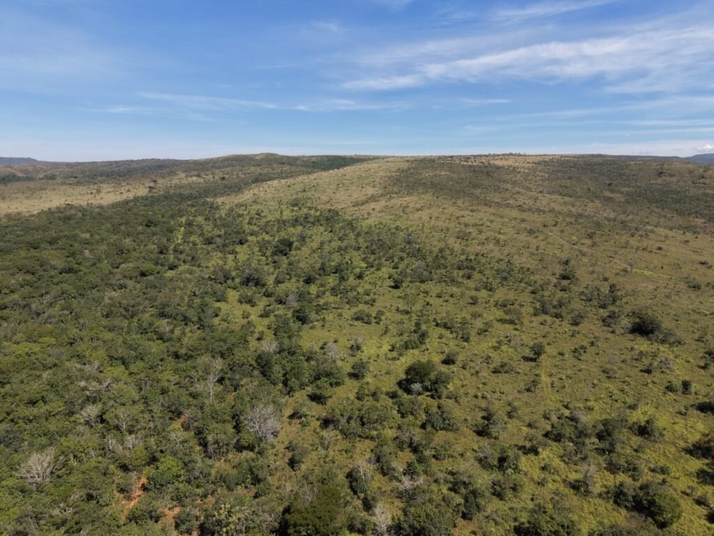 Fazenda 695ha – Nascente – Cachoeira – aprox. 23 km de Alto Paraíso de Goiás, 100% Documentada