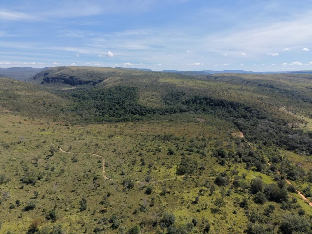Fazenda 695ha – Nascente – Cachoeira – aprox. 23 km de Alto Paraíso de Goiás, 100% Documentada