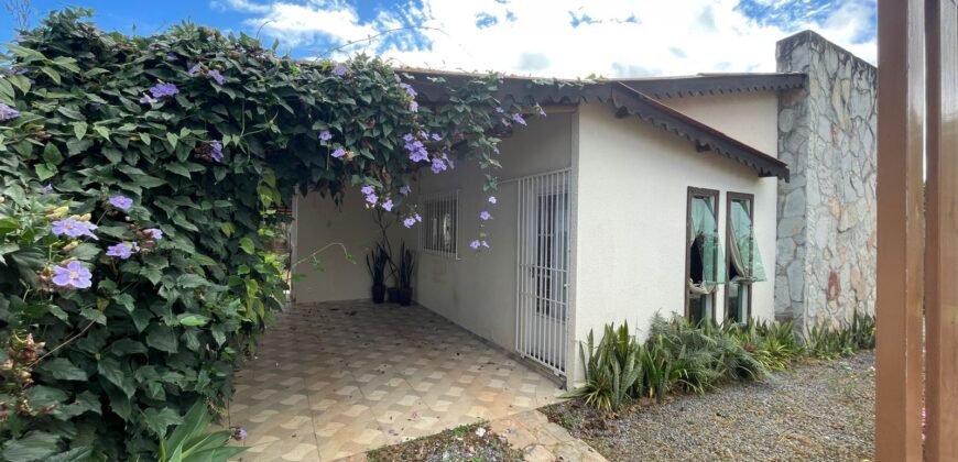 🏡 CASA MOBILIADA PARA ALUGAR – BAIRRO MONTE SINAI | ALTO PARAÍSO DE GOIÁS