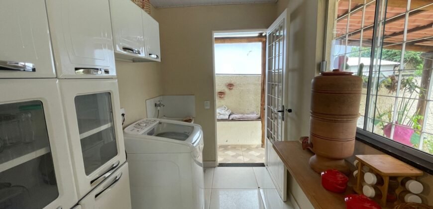 🏡 CASA MOBILIADA PARA ALUGAR – BAIRRO MONTE SINAI | ALTO PARAÍSO DE GOIÁS