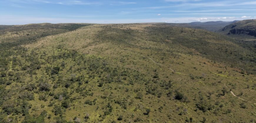 Fazenda 695m – Nascente – Cachoeira – aprox. 23 km de Alto Paraíso de Goiás, 100% Documentada