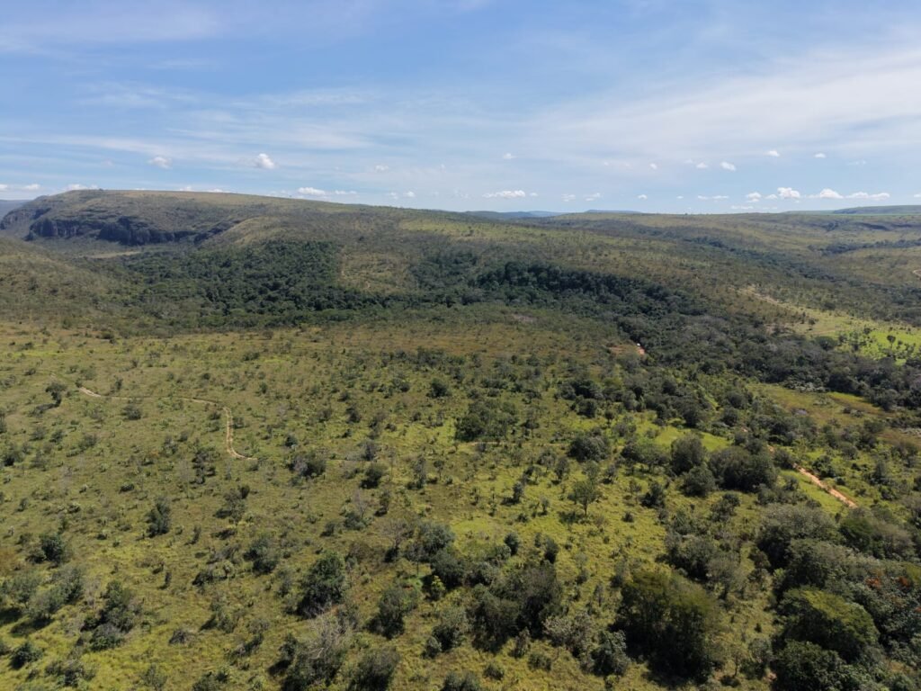 Fazenda 695ha – Nascente – Cachoeira – aprox. 23 km de Alto Paraíso de Goiás, 100% Documentada