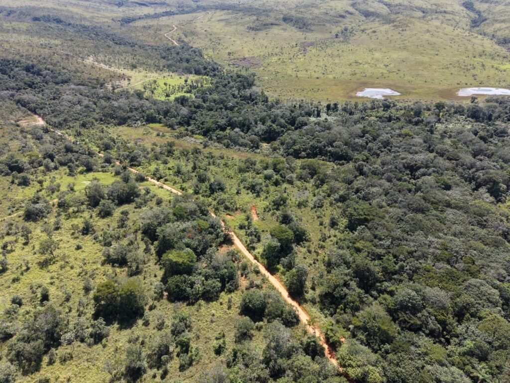 Fazenda 695ha – Nascente – Cachoeira – aprox. 23 km de Alto Paraíso de Goiás, 100% Documentada