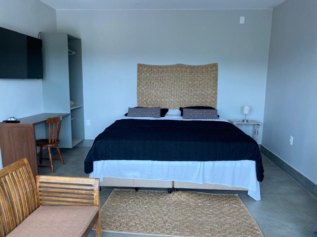 🌿 Vende-se Linda Chácara Casa + 3 chalés, pronta pra morar, em Alto Paraíso de Goiás! 🏡