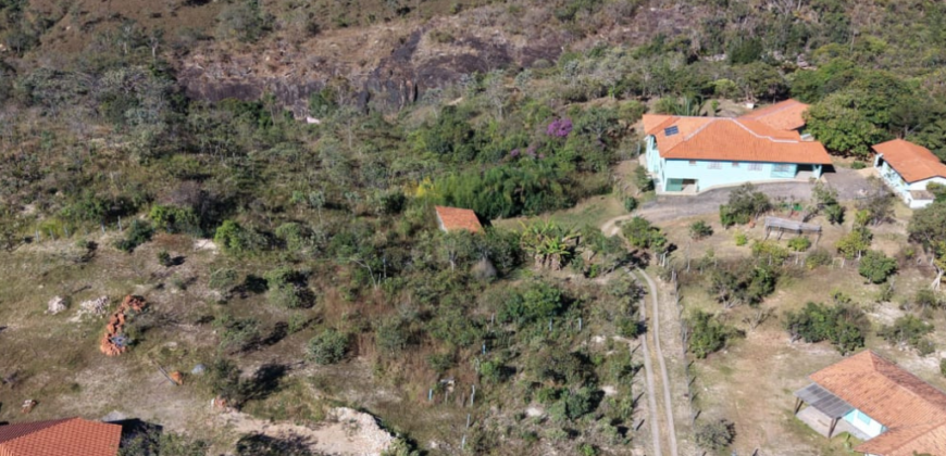 🏡 *VENDE-SE LOTE DE ESQUINA EM ALTO PARAÍSO DE GOIÁS* 🌿