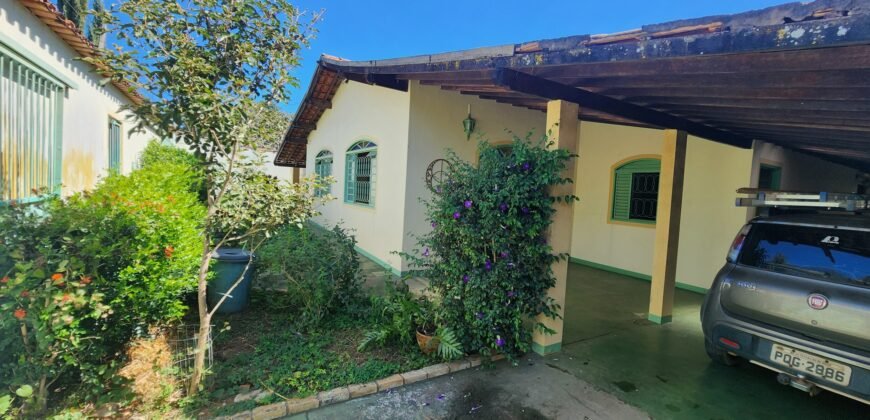 🏡 VENDE-SE EXCELENTE CASA NO CENTRO DE ALTO PARAÍSO