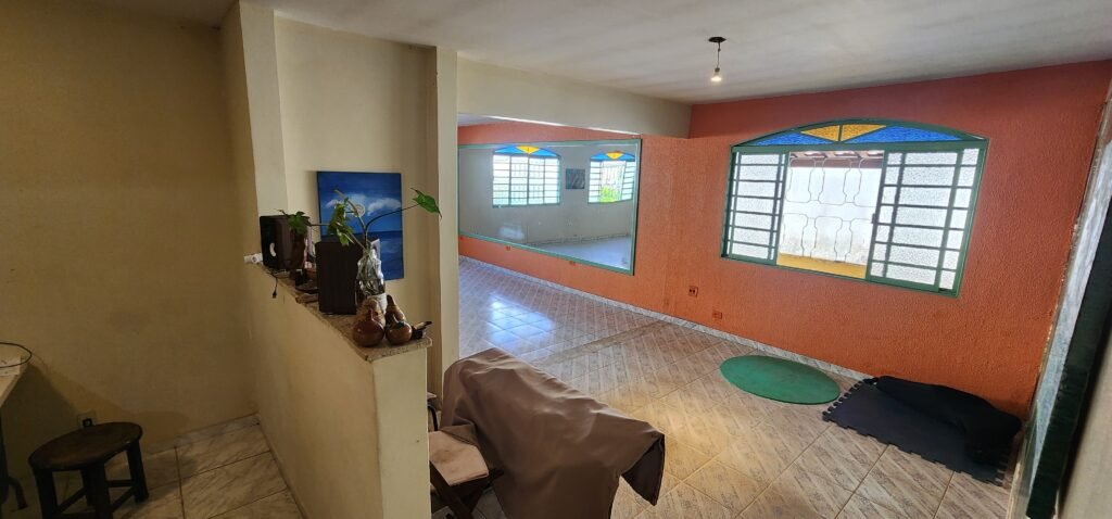 🏡 VENDE-SE EXCELENTE CASA NO CENTRO DE ALTO PARAÍSO