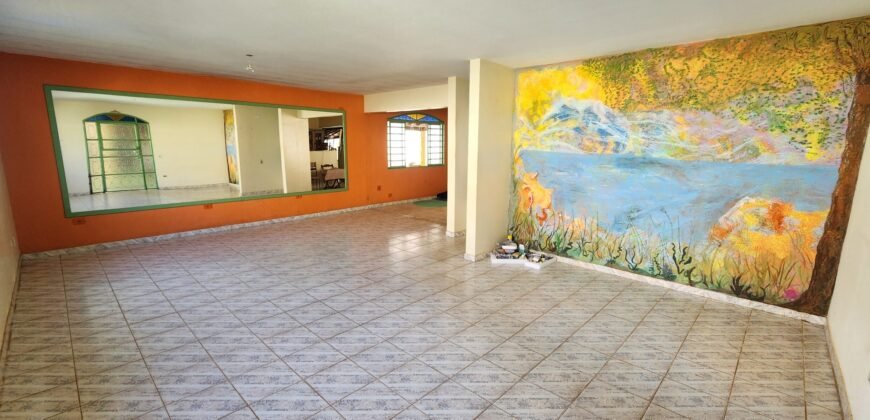 🏡 VENDE-SE EXCELENTE CASA NO CENTRO DE ALTO PARAÍSO