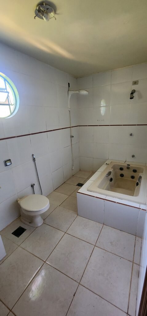 🏡 VENDE-SE EXCELENTE CASA NO CENTRO DE ALTO PARAÍSO