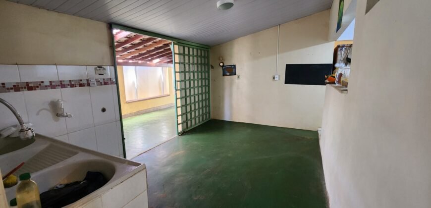 🏡 VENDE-SE EXCELENTE CASA NO CENTRO DE ALTO PARAÍSO
