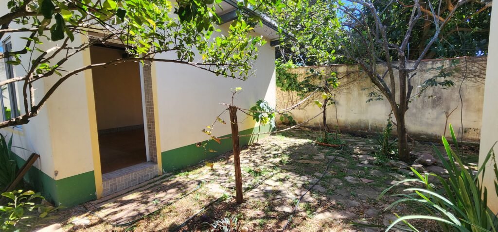 🏡 VENDE-SE EXCELENTE CASA NO CENTRO DE ALTO PARAÍSO