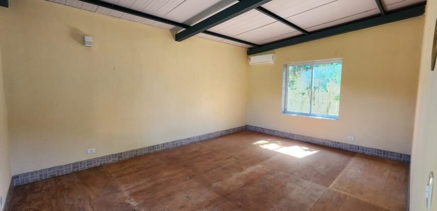 🏡 VENDE-SE EXCELENTE CASA NO CENTRO DE ALTO PARAÍSO