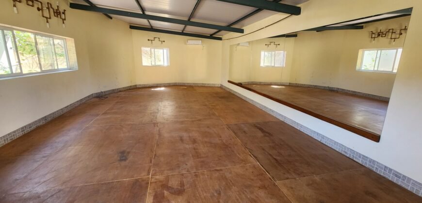 🏡 VENDE-SE EXCELENTE CASA NO CENTRO DE ALTO PARAÍSO