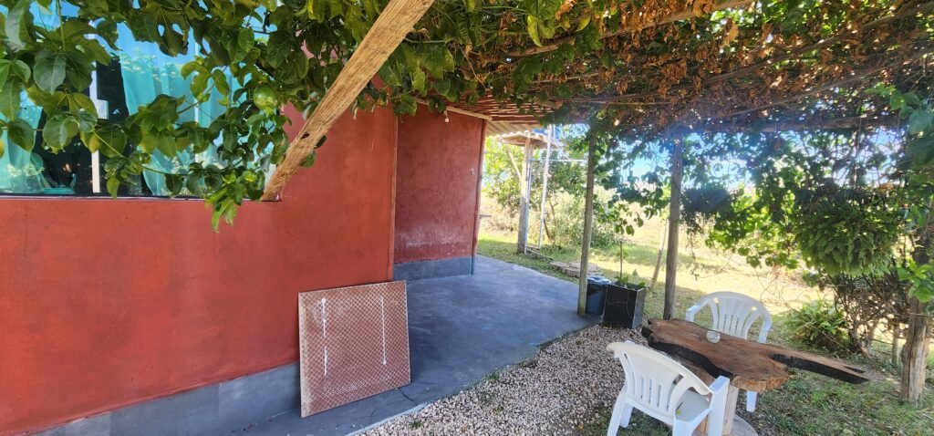 🌿 Vende-se Linda Chácara Casa + 3 chalés, pronta pra morar, em Alto Paraíso de Goiás! 🏡
