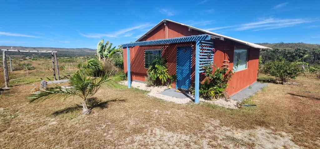 🌿 Vende-se Linda Chácara Casa + 3 chalés, pronta pra morar, em Alto Paraíso de Goiás! 🏡