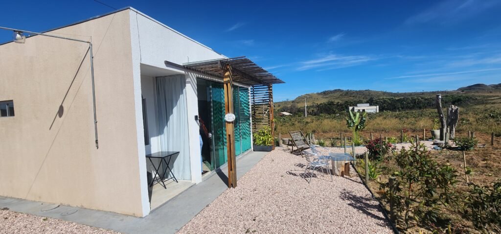 🌿 Vende-se Linda Chácara Casa + 3 chalés, pronta pra morar, em Alto Paraíso de Goiás! 🏡