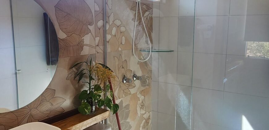 🌿 Vende-se Linda Chácara Casa + 3 chalés, pronta pra morar, em Alto Paraíso de Goiás! 🏡