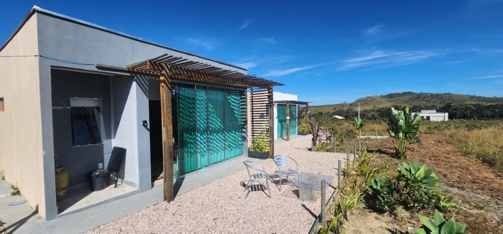 🌿 Vende-se Linda Chácara Casa + 3 chalés, pronta pra morar, em Alto Paraíso de Goiás! 🏡