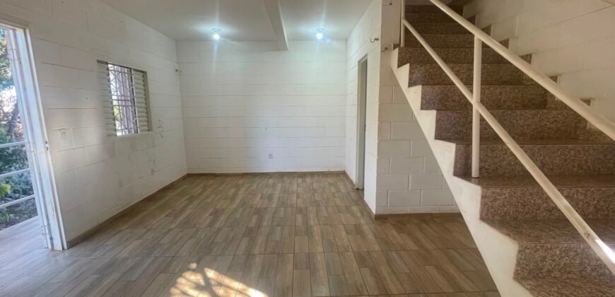 ALUGA-SE SOBRADO – BAIRRO VILA BANDEIRA 🏡