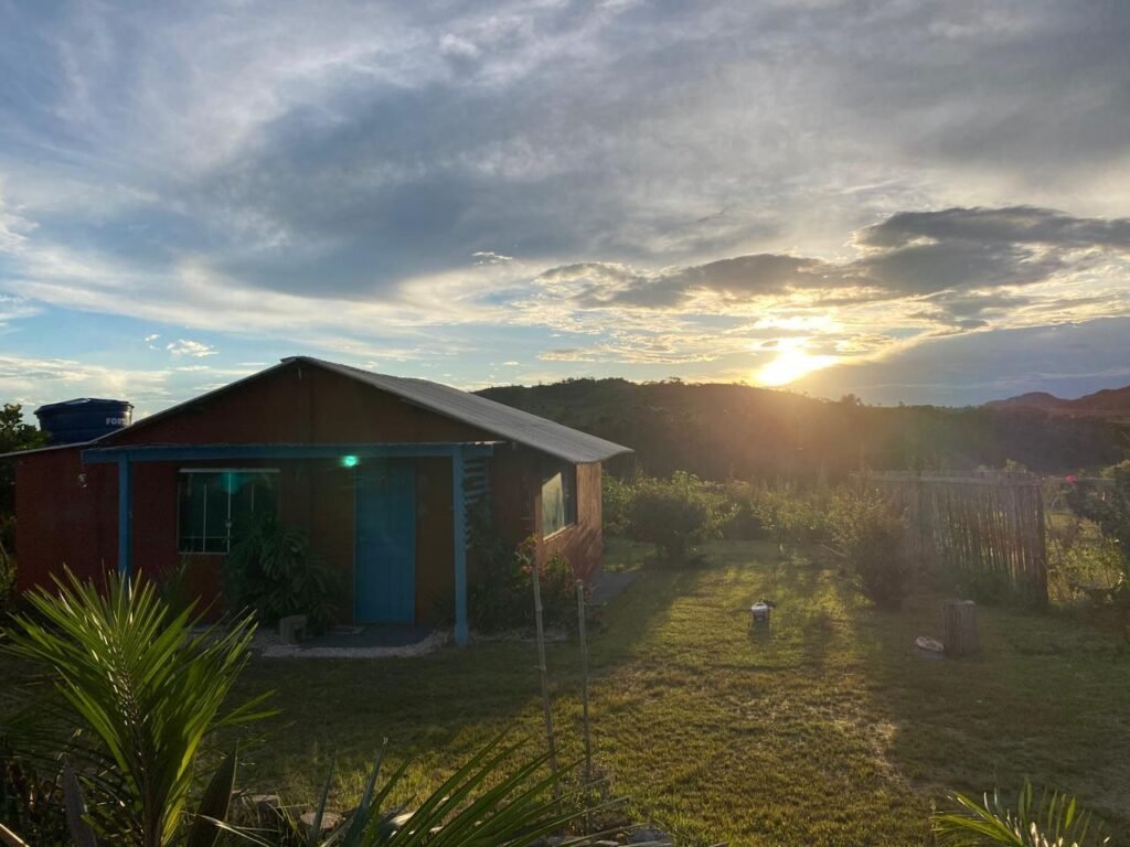 🌿 Vende-se Linda Chácara Casa + 3 chalés, pronta pra morar, em Alto Paraíso de Goiás! 🏡