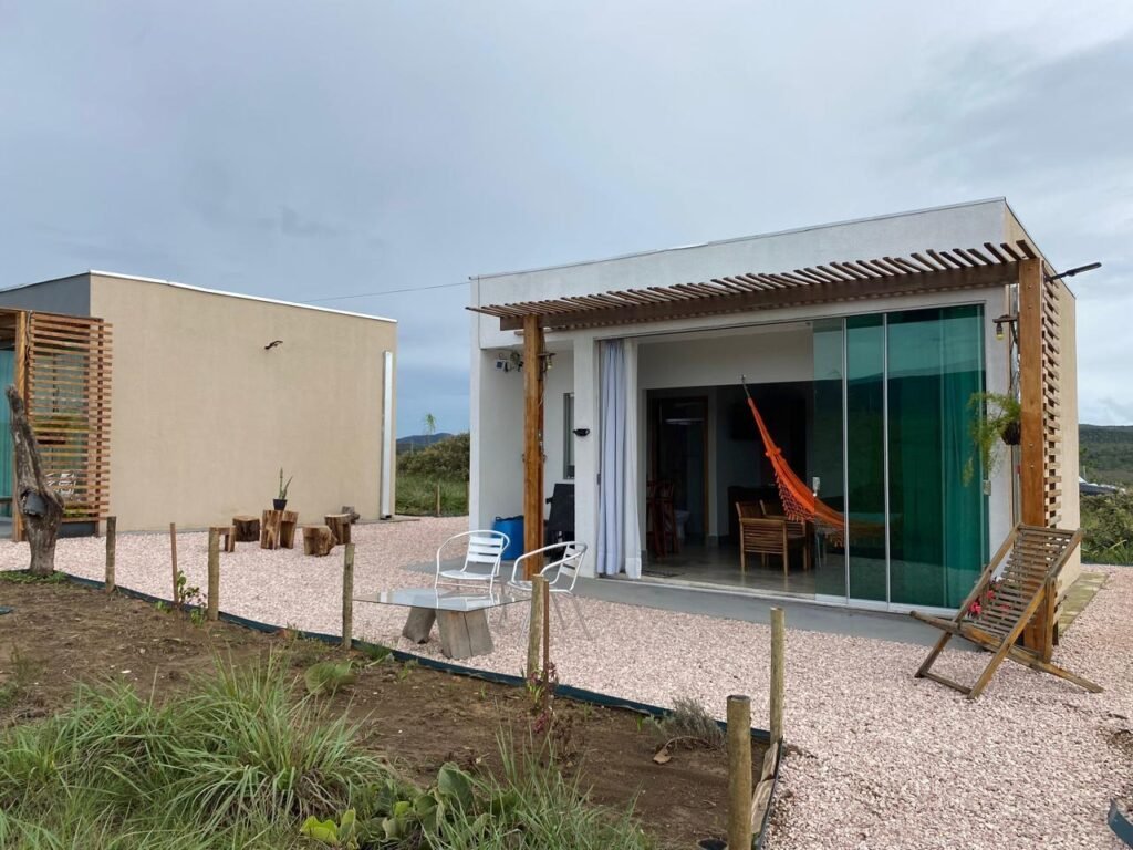 🌿 Vende-se Linda Chácara Casa + 3 chalés, pronta pra morar, em Alto Paraíso de Goiás! 🏡