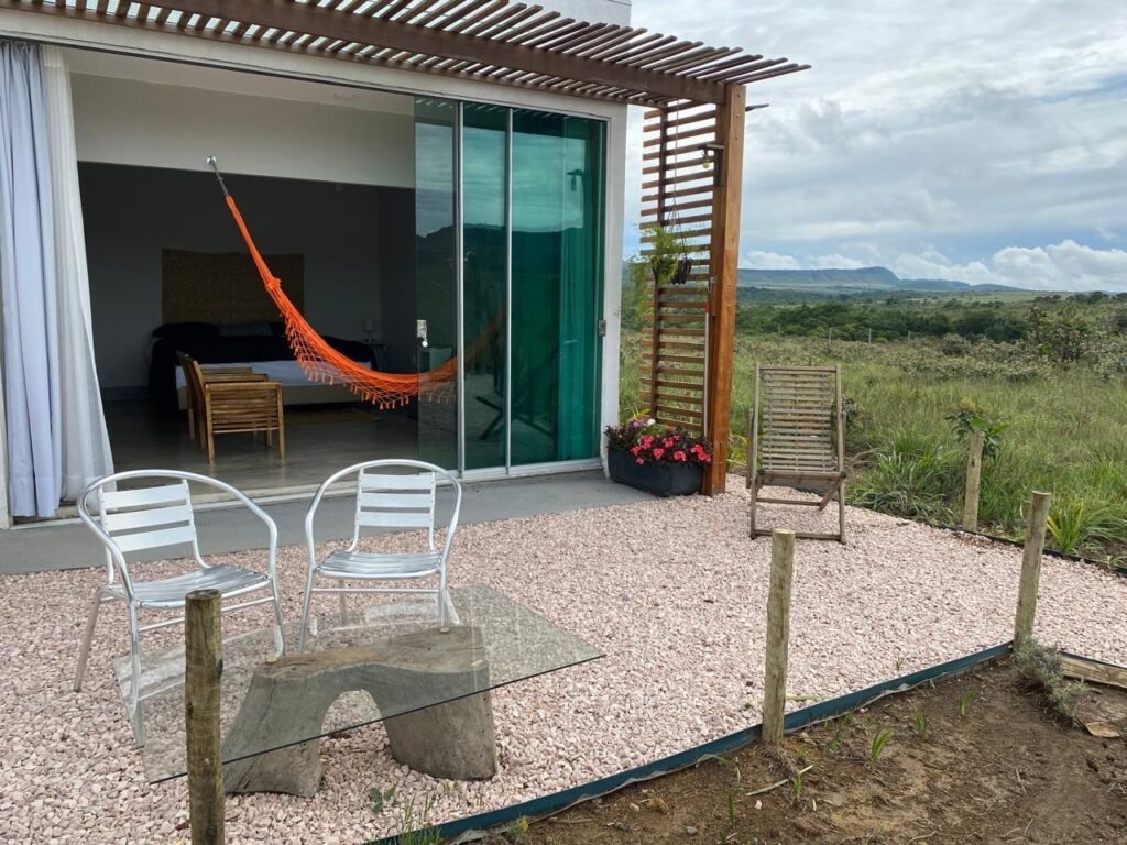 🌿 Vende-se Linda Chácara Casa + 3 chalés, pronta pra morar, em Alto Paraíso de Goiás! 🏡