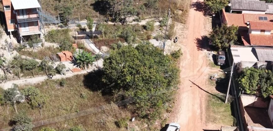 Lote de 525.04 m² , de esquina no Novo Horizonte de Alto Paraíso de Goiás!